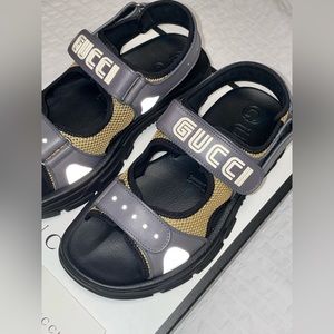 Gucci - 9 mens / 11 womens - UNISEX Technical Canvas Calfskin Aguru Sandals